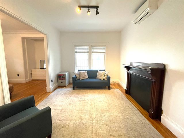 26 Clifford St 1, Boston, MA 02119