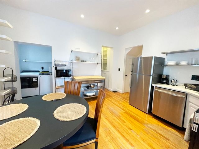 26 Clifford St 1, Boston, MA 02119