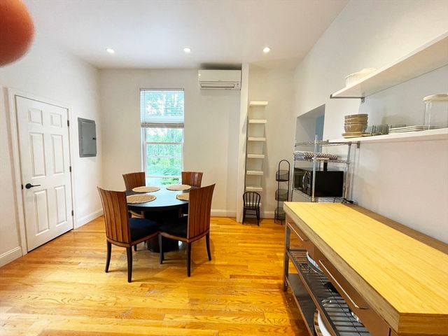 26 Clifford St 1, Boston, MA 02119