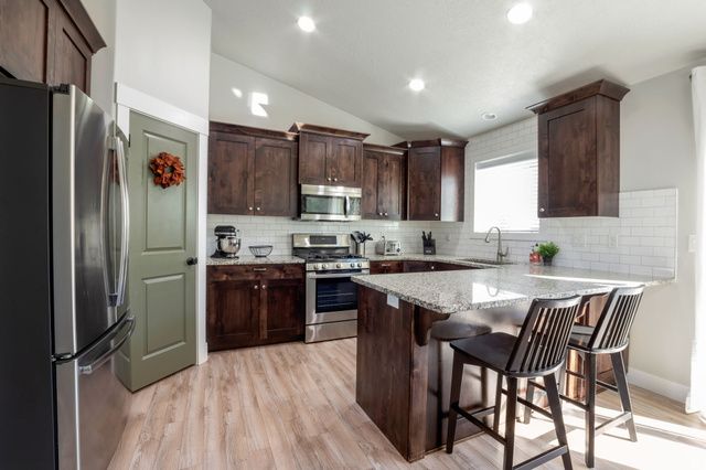 5432 S 3150 W, Roy, UT 84067