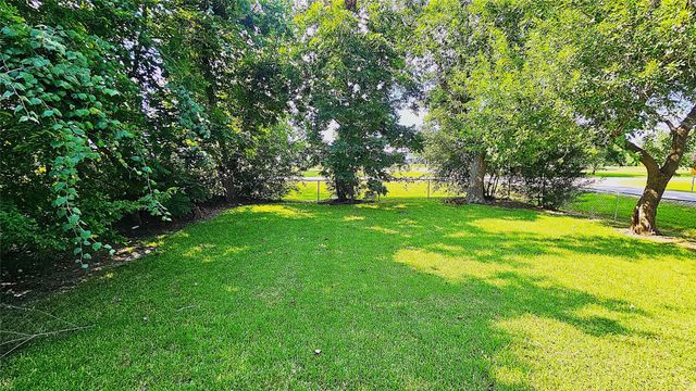2311 12th Avenue, La Marque, TX 77568