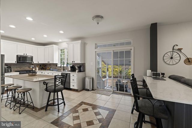 42 CRANBERRY DR, Mays Landing, NJ 08330