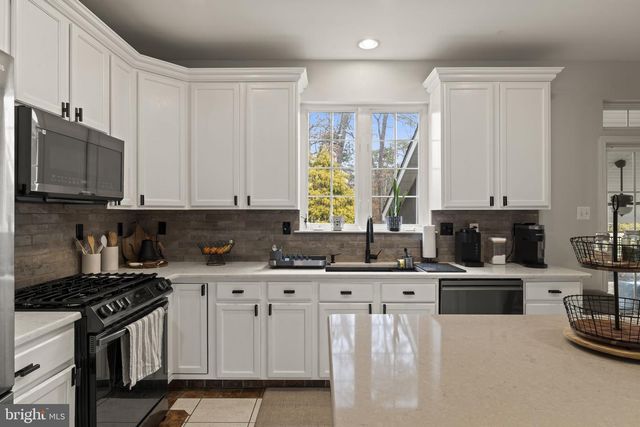 42 CRANBERRY DR, Mays Landing, NJ 08330