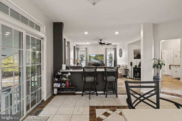 42 CRANBERRY DR, Mays Landing, NJ 08330