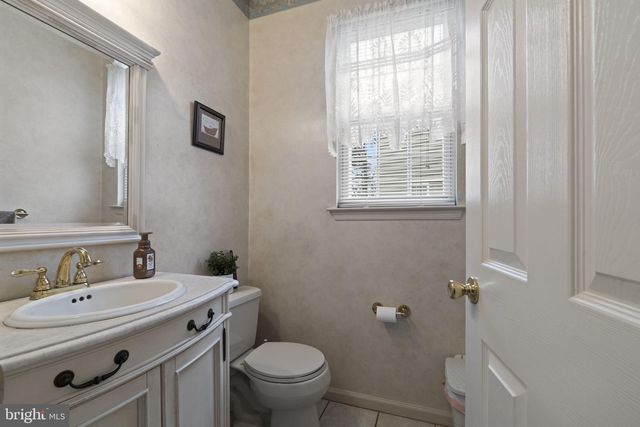 42 CRANBERRY DR, Mays Landing, NJ 08330