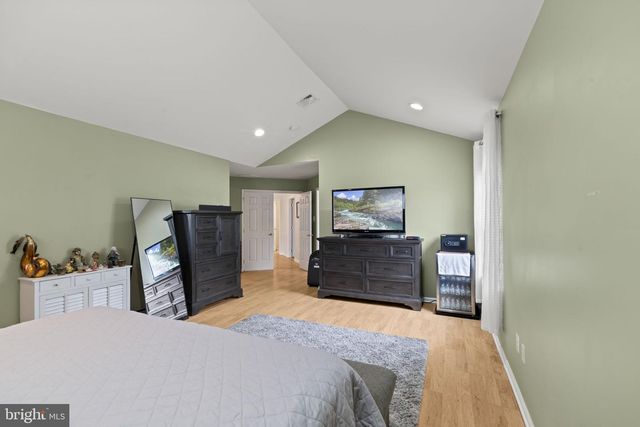 42 CRANBERRY DR, Mays Landing, NJ 08330