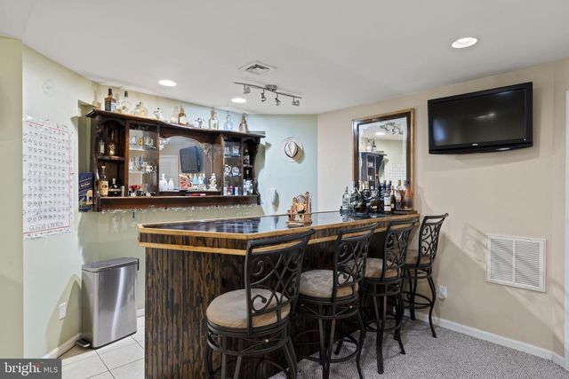 42 CRANBERRY DR, Mays Landing, NJ 08330