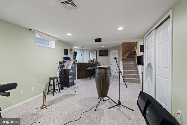 42 CRANBERRY DR, Mays Landing, NJ 08330