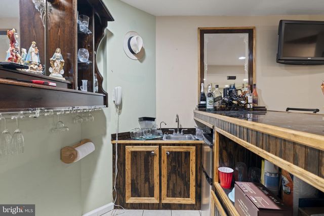 42 CRANBERRY DR, Mays Landing, NJ 08330