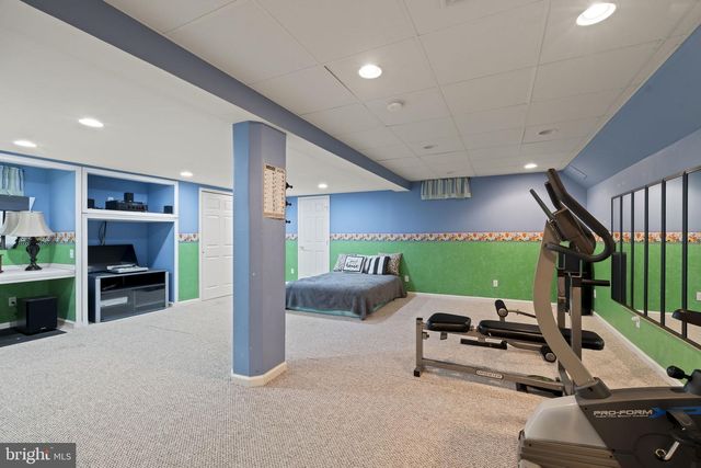 42 CRANBERRY DR, Mays Landing, NJ 08330