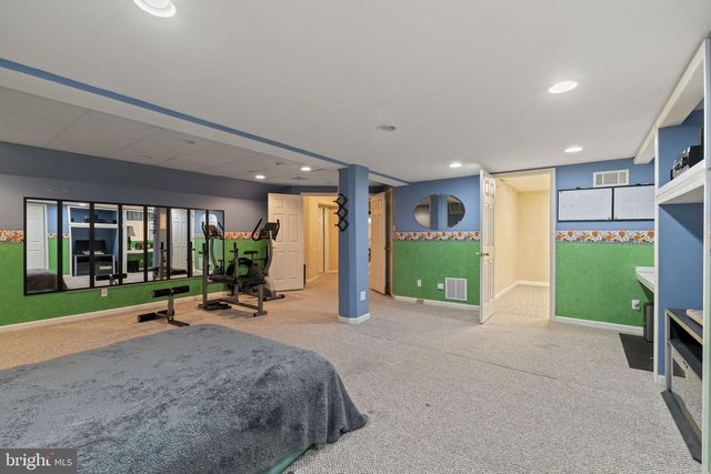 42 CRANBERRY DR, Mays Landing, NJ 08330