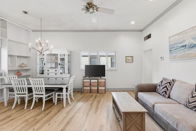 6647 Paul Mar Drive, Lantana, FL 33462