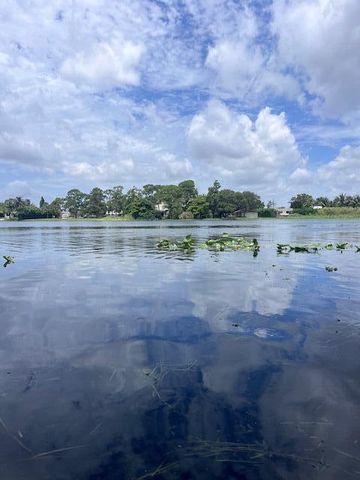 6647 Paul Mar Drive, Lantana, FL 33462