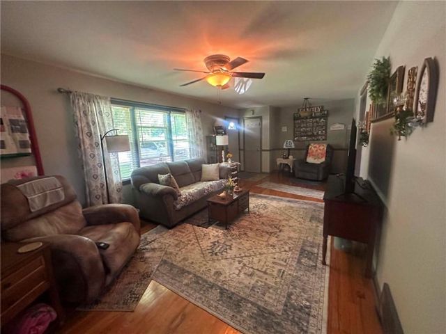 101 Crest Drive, Excelsior Springs, MO 64024