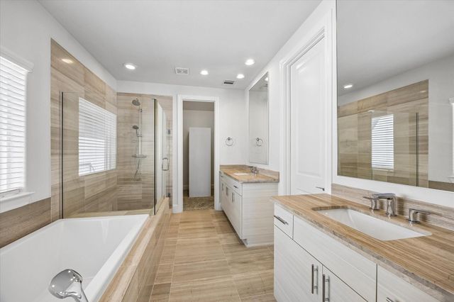 9663 Kings Cross Station, Houston, TX 77045