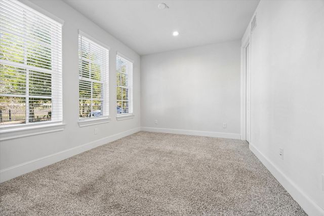 9663 Kings Cross Station, Houston, TX 77045