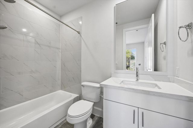 9663 Kings Cross Station, Houston, TX 77045