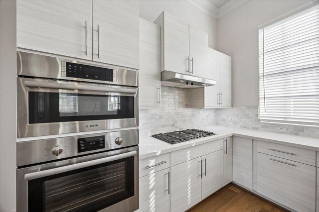 9663 Kings Cross Station, Houston, TX 77045