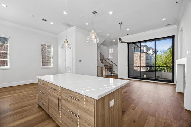 9663 Kings Cross Station, Houston, TX 77045