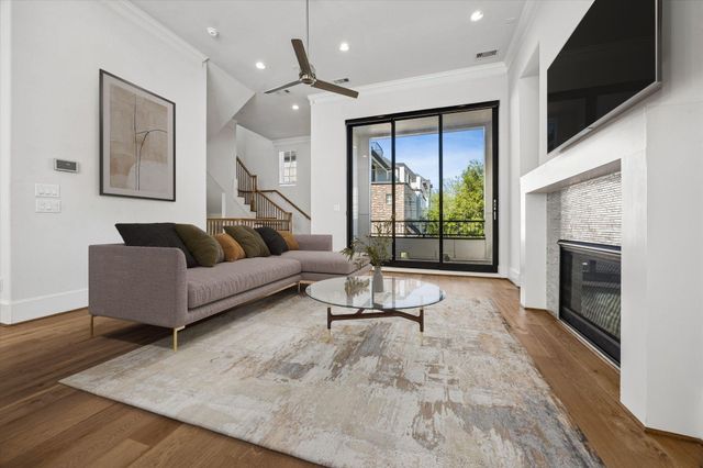 9663 Kings Cross Station, Houston, TX 77045