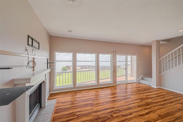 10 Mariner Village Drive, Pasadena, TX 77586