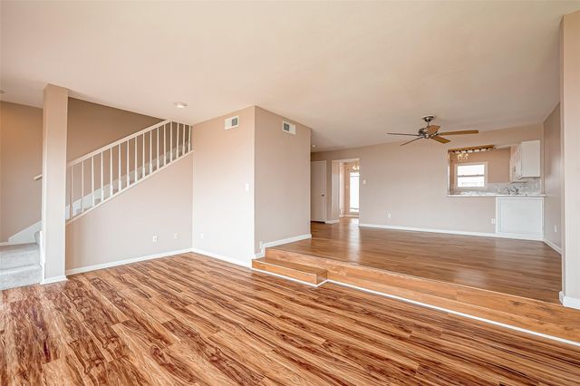 10 Mariner Village Drive, Pasadena, TX 77586