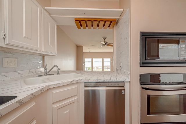 10 Mariner Village Drive, Pasadena, TX 77586