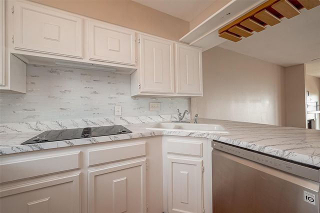 10 Mariner Village Drive, Pasadena, TX 77586