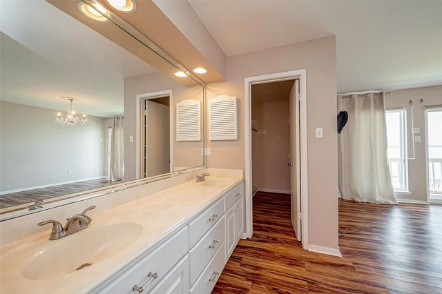 10 Mariner Village Drive, Pasadena, TX 77586