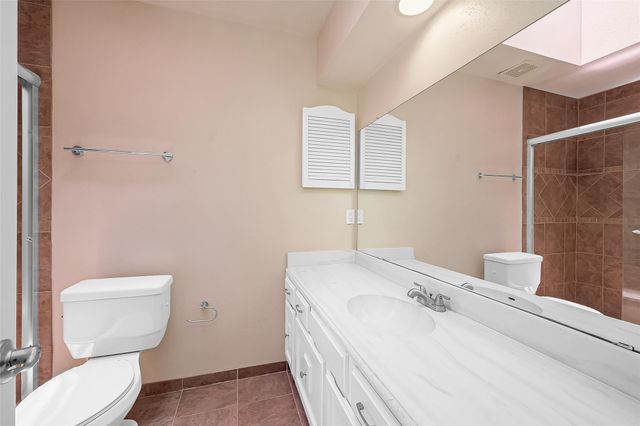 10 Mariner Village Drive, Pasadena, TX 77586