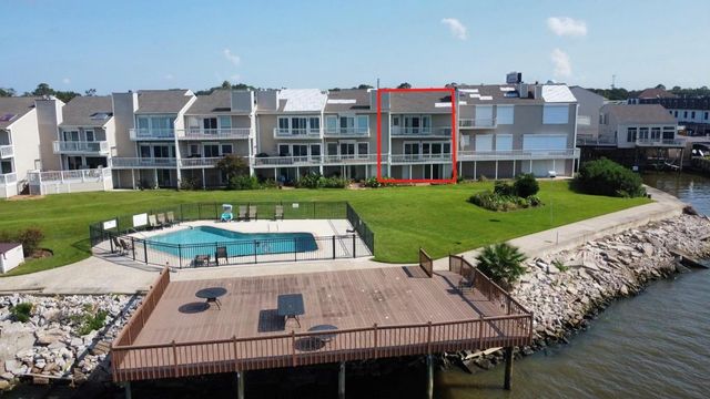 10 Mariner Village Drive, Pasadena, TX 77586