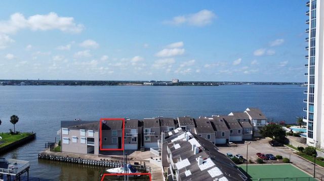 10 Mariner Village Drive, Pasadena, TX 77586