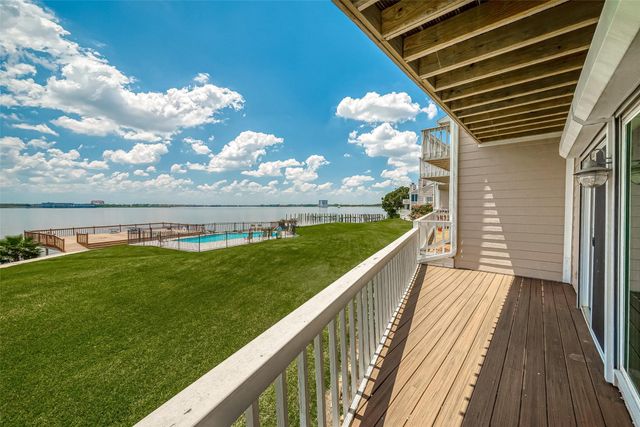 10 Mariner Village Drive, Pasadena, TX 77586