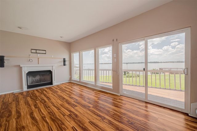 10 Mariner Village Drive, Pasadena, TX 77586