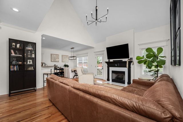 1921 Walking Dr, Murfreesboro, TN 37130