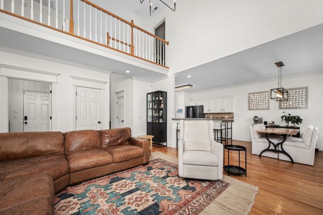 1921 Walking Dr, Murfreesboro, TN 37130
