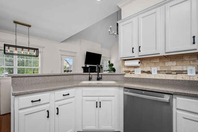 1921 Walking Dr, Murfreesboro, TN 37130