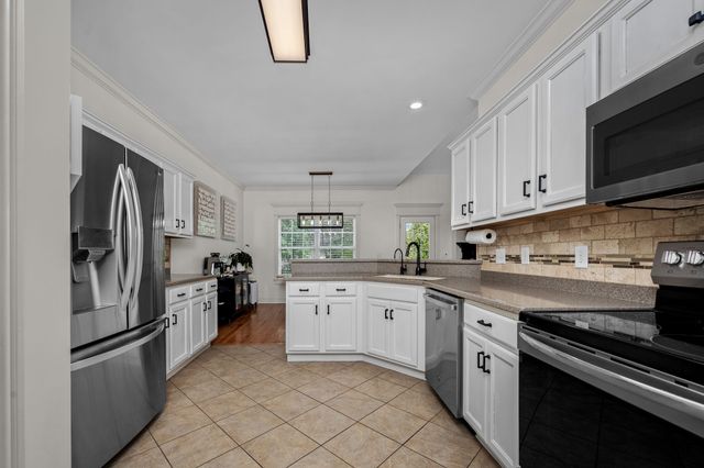 1921 Walking Dr, Murfreesboro, TN 37130