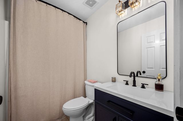 1921 Walking Dr, Murfreesboro, TN 37130