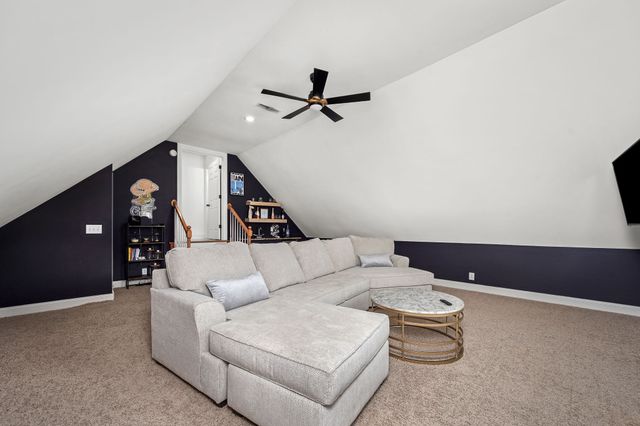 1921 Walking Dr, Murfreesboro, TN 37130