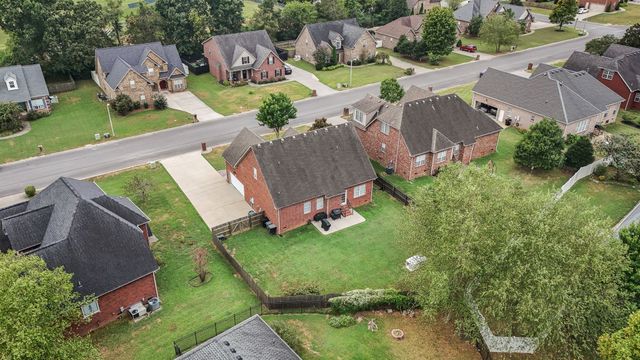 1921 Walking Dr, Murfreesboro, TN 37130