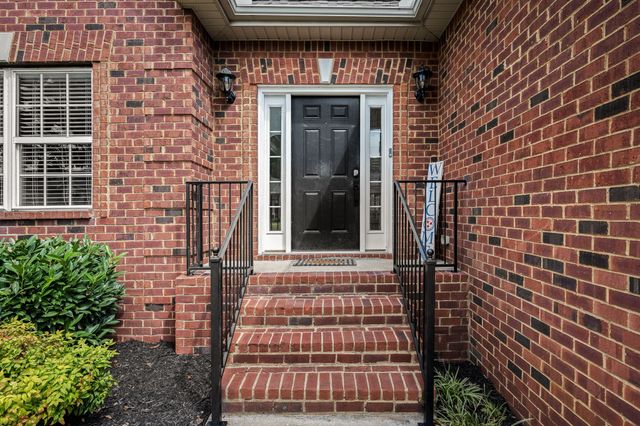 1921 Walking Dr, Murfreesboro, TN 37130
