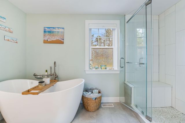 8 Dylans Way, East Falmouth, MA 02536