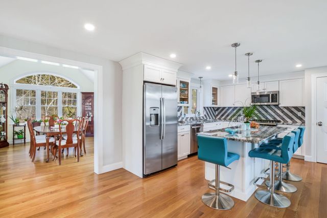 8 Dylans Way, East Falmouth, MA 02536