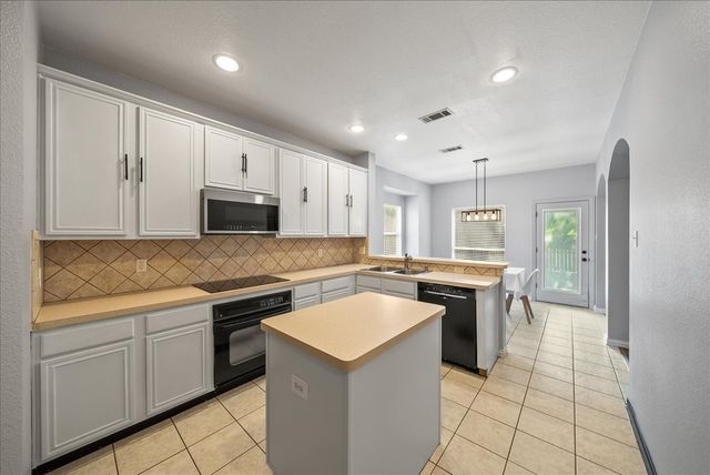 2900 Windridge Lane, Corinth, TX 76208