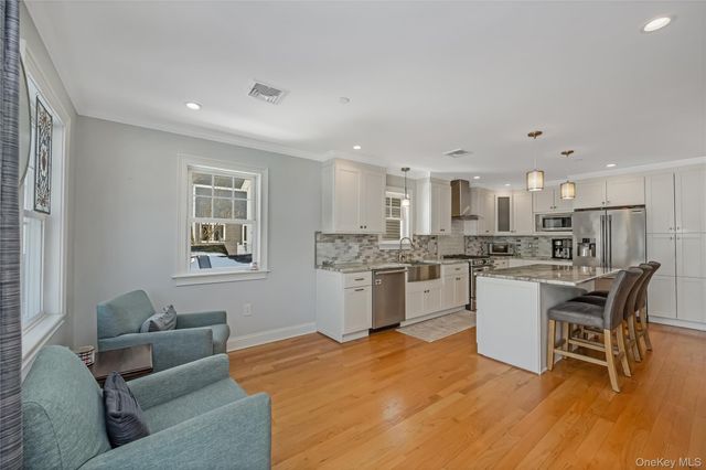 24 North Boulevard, East Rockaway, NY 11518