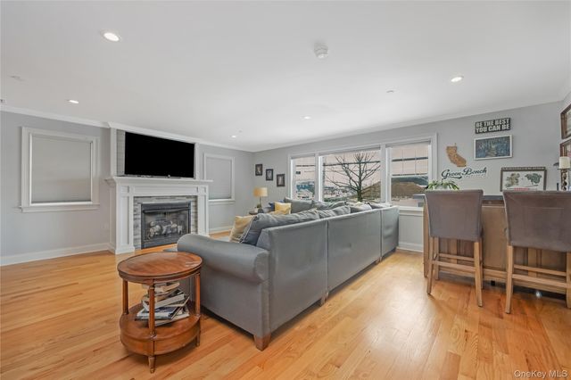 24 North Boulevard, East Rockaway, NY 11518