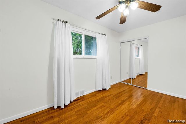 28314 James Drive, Warren, MI 48092