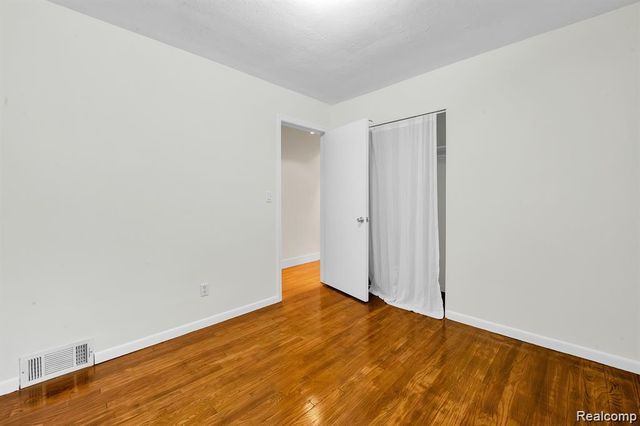 28314 James Drive, Warren, MI 48092