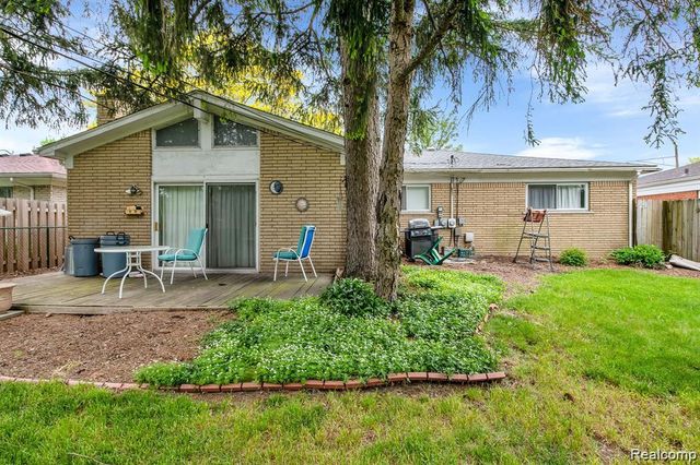 28314 James Drive, Warren, MI 48092